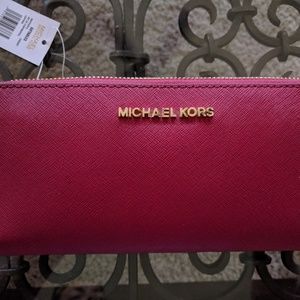 Michael Kors Jet Set Zip Around Continental Wallet